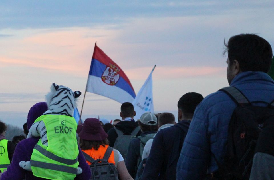 Drugi dan šetnje ka Novom Sadu: Studenti iz Novog Pazara danas pešače ka Baljevcu