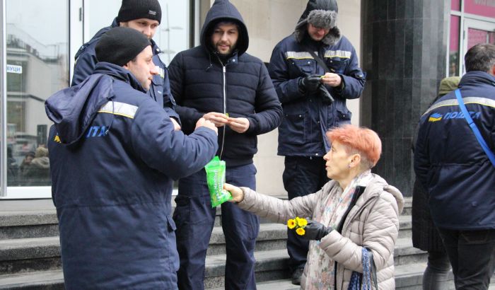 VIDEO, FOTO Poštari u Novom Sadu poručili: Ne radite za one koji su se uhlebili i primaju apanaže bez sramote