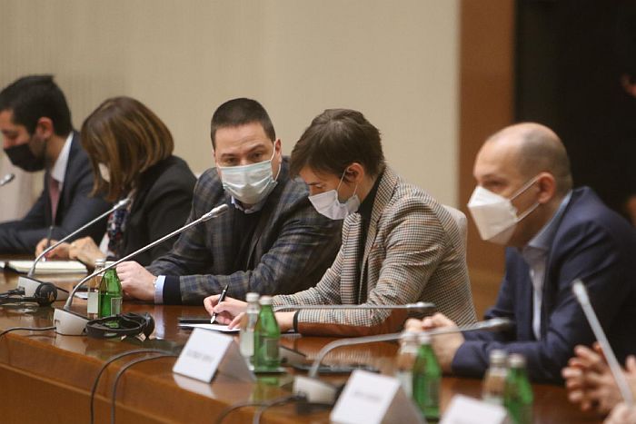 Mandić: Prepušteni smo hirovima političara što se tiče epidemioloških mera