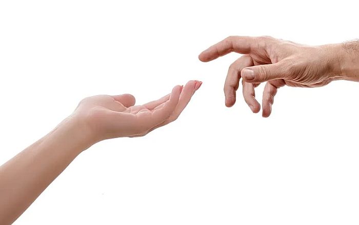 Momak i devojka osuđeni na zatvor jer su zbog osiguranja odsekli sebi šake