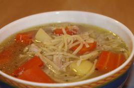 Pet razloga zašto treba redovno jesti pileću supu