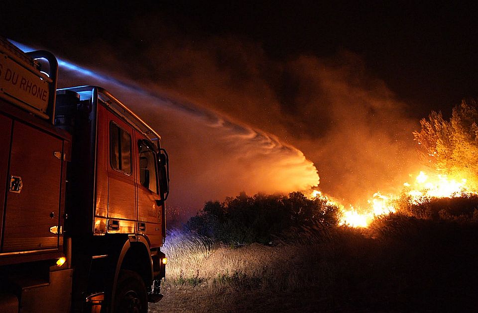 Požari na jugu Francuske: Izgorelo više od 1.200 hektara, vetar otežava gašenje