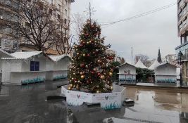 FOTO: U centru Beograda novogodišnja jelka - poklon Rusije Srbiji