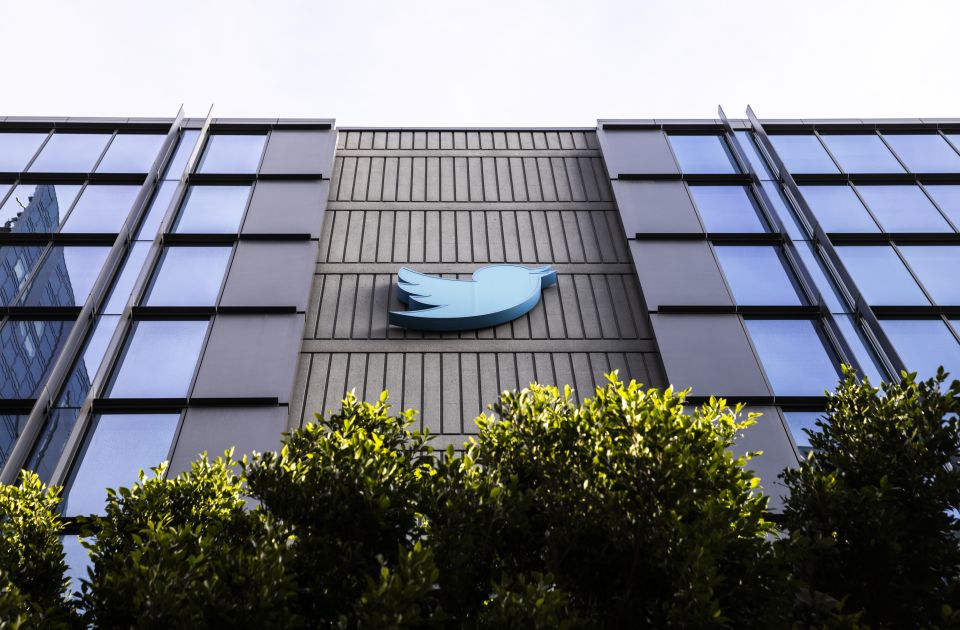 Mask: Tviter izgubio polovinu prihoda od reklama