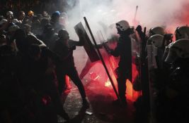 VIDEO Policajci se 