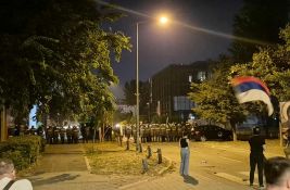 UŽIVO VIDEO Haos u Novom Sadu: Policijsko nasilje nad građanima koji traže izbore, ima povređenih