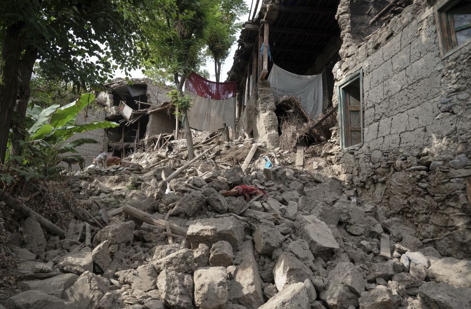 Još dva snažna potresa pogodila Avganistan u razmaku od 12 sati Još dva snažna potresa pogodila Avganistan u razmaku od 12 sati