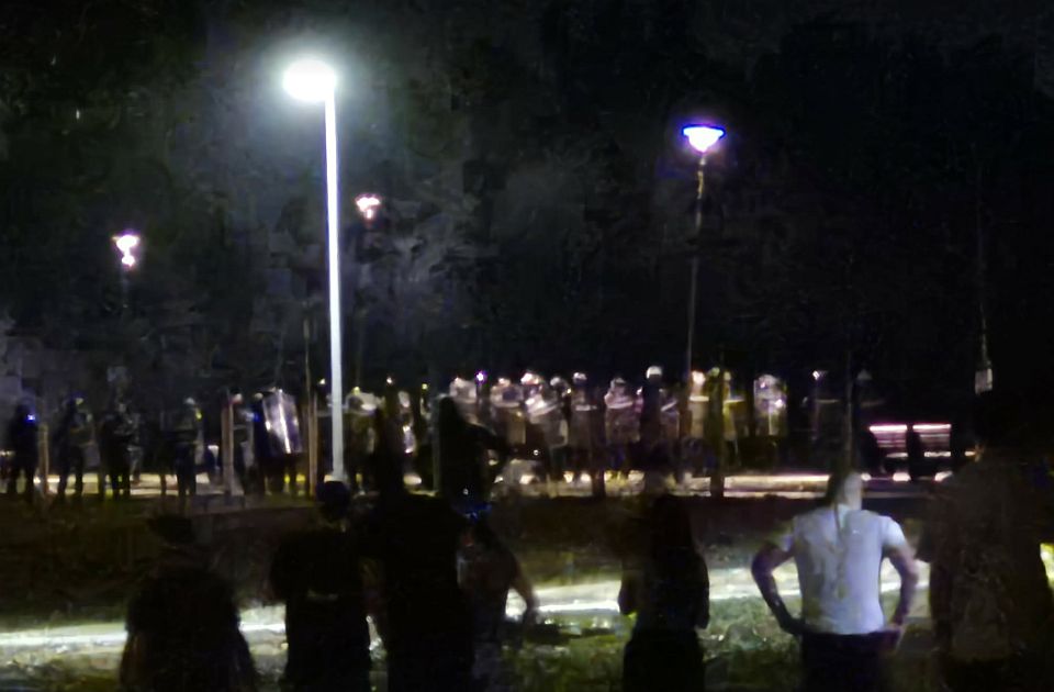 Policija napala novinara portala 021.rs tokom izveštavanja sa protesta