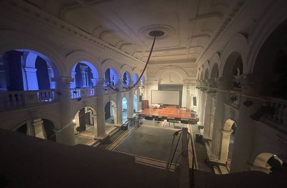 FOTO: Studenti u blokadi SKC u Beogradu demantovali navode o "demoliranju" te ustanove FOTO: Studenti u blokadi SKC u Beogradu demantovali navode o "demoliranju" te ustanove