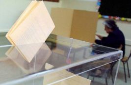 Studenti organizuju skup ispred RIK-a: Predaju se prigovori na biračka mesta u inostranstvu