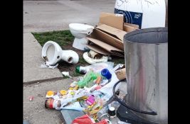 FOTO Novosađanka piše: Novi Sad prestonica (ne)kulture - kej zapljusnut smećem