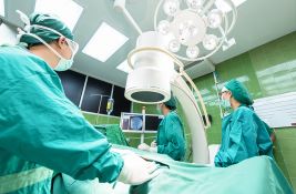 Kina izvela prvu operaciju urođene srčane mane uz pomoć AI ultrazvučnog robota