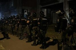 FOTO: Studenti i građani ispred Filozofskog, policija ušla u zgradu fakulteta