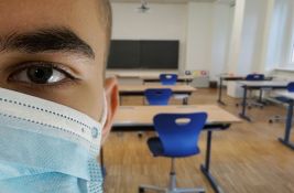 Polemika u SAD: Da li deca moraju da nose maske u učionicama? 