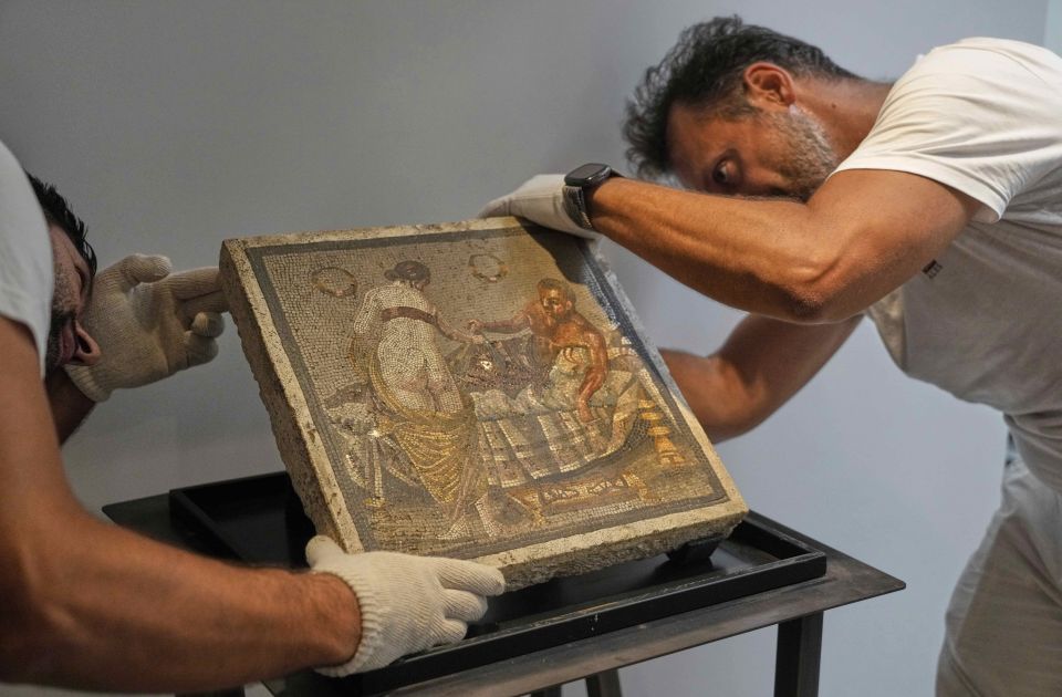 Mozaik koji su ukrali nacisti vraćen u Pompeju