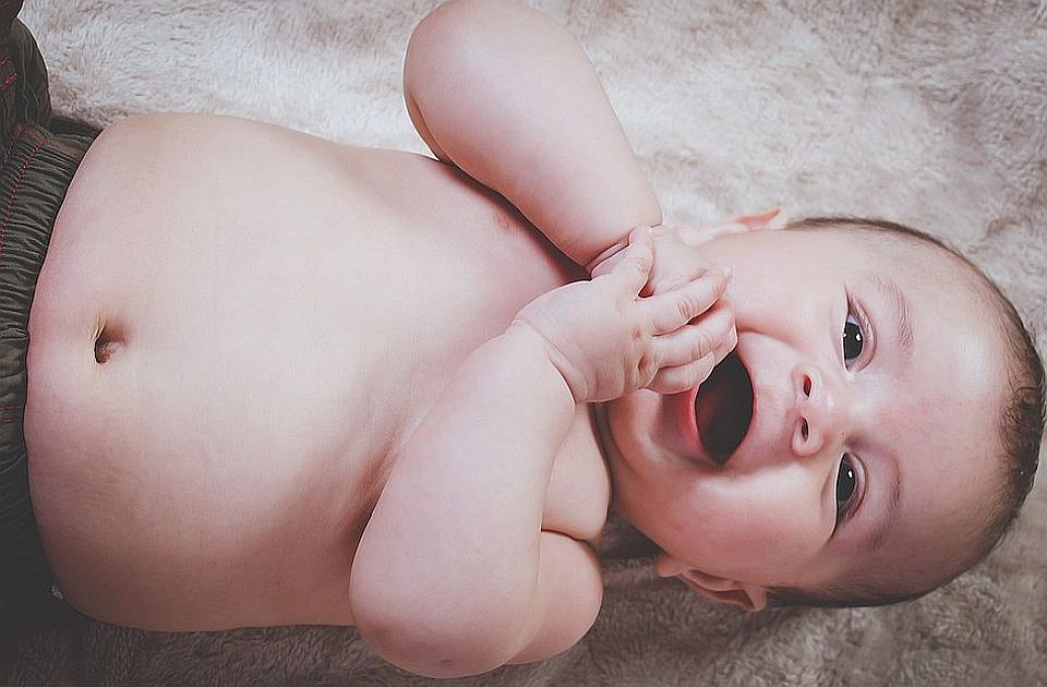 Iako je utorak, ima lepih vesti: U Novom Sadu za jedan dan rođene 23 bebe, među njima i blizanci