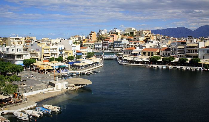 Krf i Halkidiki među žarištima korone u Grčkoj