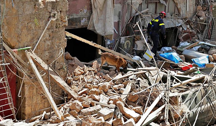 FOTO: Zbog eksplozije u Bejrutu uhapšeno 16 zaposlenih u luci, ispitan Rus na Kipru