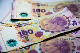 FOTO: Slika na argentinskim novčanicama, inflacija je tolika da su bezvredne