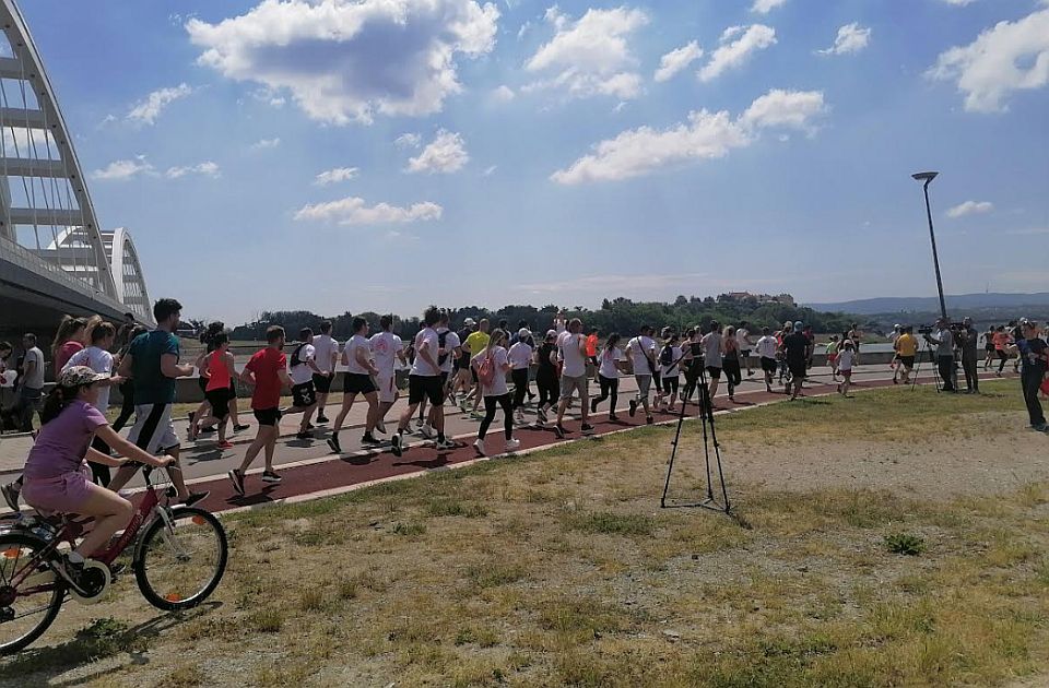 Održana humanitarna trka "Dok dišem nadam se" u Novom Sadu