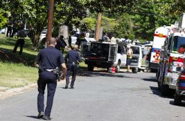 Četiri policajca ubijena i još četiri ranjena dok su uručivali nalog za hapšenje u Severnoj Karolini