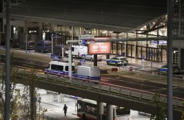 VIDEO: Aerodrom u Hamburgu zatvoren zbog talačke krize - čovek drži svoje dete za taoca