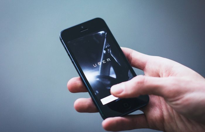 Uber odbio slepu ženu 14 puta, pa kažnjen sa milion dolara