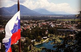 Predsednica Slovenije priznala da nije imala vezan pojas u saobraćajnoj nezgodi