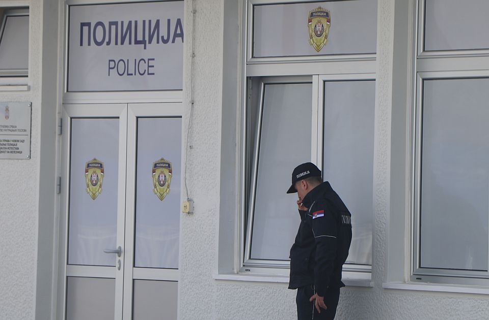 Kamion sa 20 tona sojine sačme bez dokumentacije: Roba i vozilo privremeno oduzeti