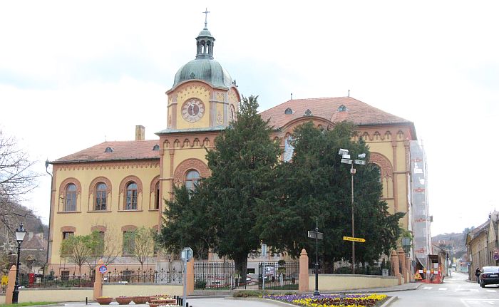 Sto karlovačkih đaka u petak recituje poeziju Miloša Crnjanskog kod Brankovog groba