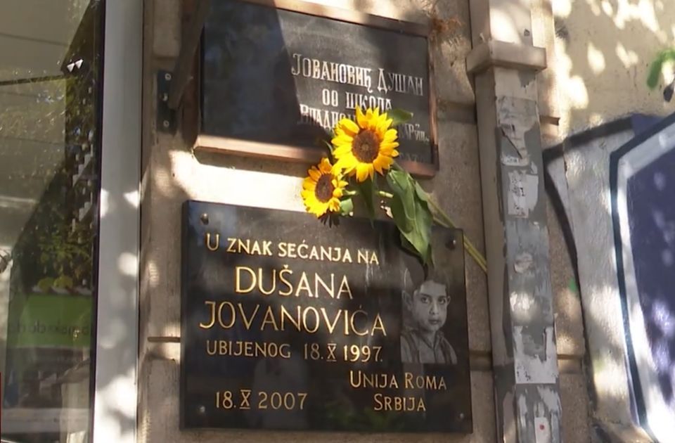 Spomen-ploča ubijenom dečaku Dušanu Jovanoviću oskrnavljena: "Ovo je rasizam, ne vandalizam"