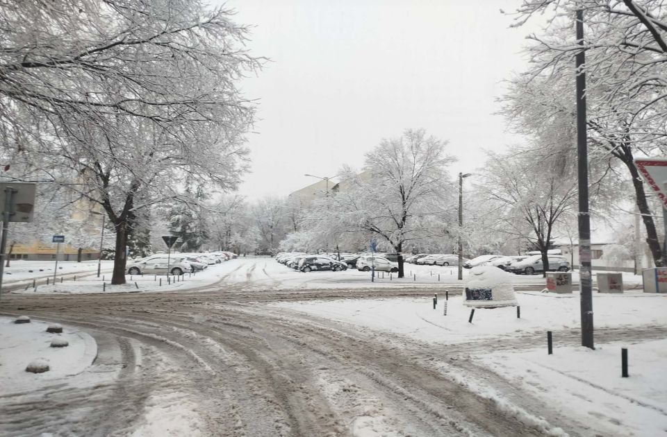 Upozorenje RHMZ: Zbog snega mogući problemi u snabdevanju namirnicama, električnom i toplotnom energijom...
