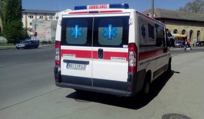 Troje dece među povređenima u udesima u Novom Sadu 