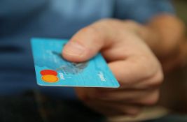 NBS upozorila građane na rizične ponude na internetu: Nemojte davati platnu karticu na redizajn