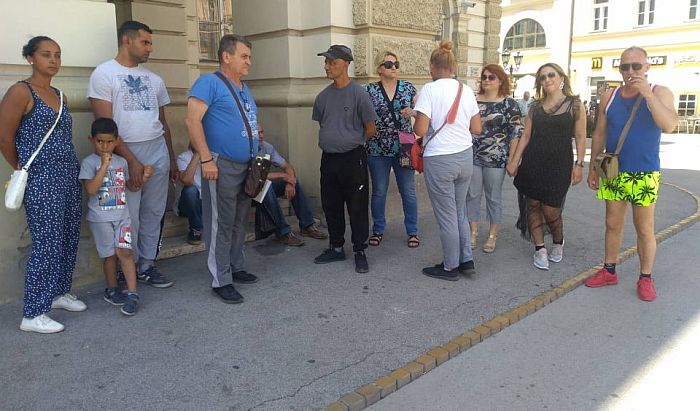 Stanarima iz Dositejeve biće isplaćen novac nakon protesta pred Gradskom kućom