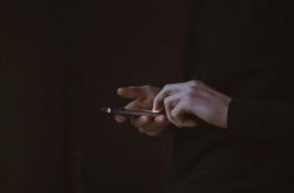 Brojevi mobilnih telefona bar trojice britanskih ministara objavljeni onlajn