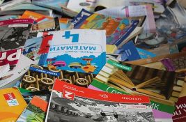 Počela podela besplatnih udžbenika osnovcima u Novom Sadu