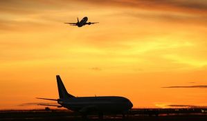 Paradoks: Sve više putnika, a aviokompanije se gase jedna za drugom