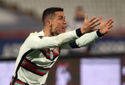 Aukciju Ronaldove trake za pomoć teško bolesnom dečaku iskoristili da se sprdaju, krivične prijave za lažne ponude