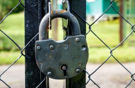 Strane kompanije i otpuštanja radnika: 