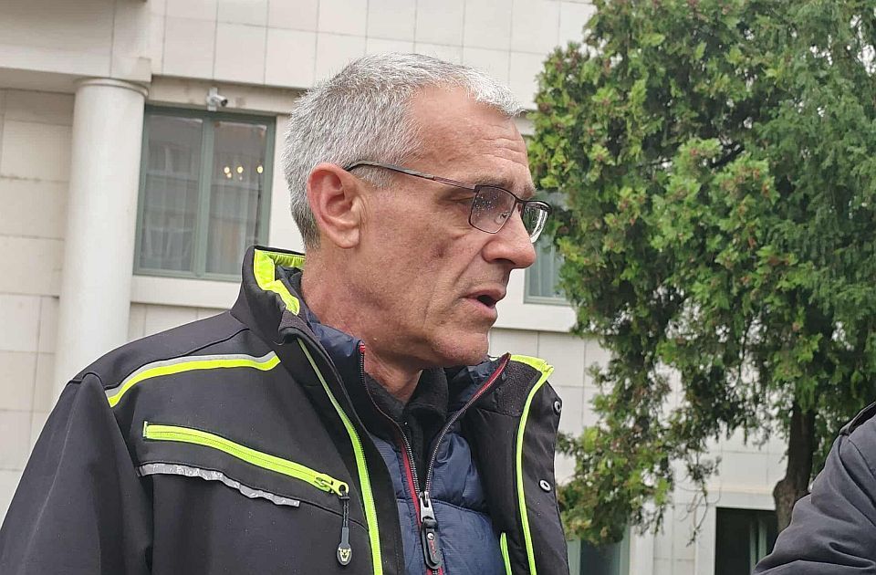 Prevoznik Milomir Jaćimović sedmi dan štrajkuje glađu kod Banovine