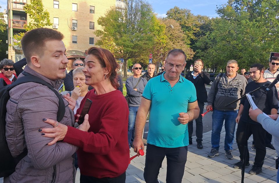 Opozicionari vikali na protestu LSV i dobili prekršajne prijave: Malo-malo, pa na saslušanje