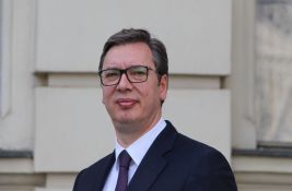 Vučić: Neću završiti na smetlištu istorije; Stojanović: Vučić hoće da bude doživotni predsednik