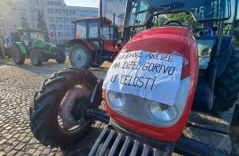 Poljoprivrednici odlučili da pošalju predstavnike u Beograd na sastanak