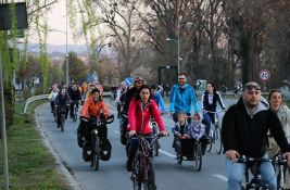 Još jedna prolećna Kritična masa danas Novom Sadu, biciklisti voze do novog parka