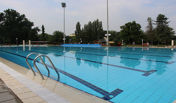 FOTO: Počinje sezona na bazenima na Sajmištu, ulaznica 50 dinara skuplja