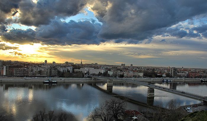 Sunce, susnežica, pa opet sunce