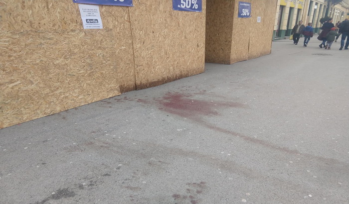 FOTO: Mladić povređen u centru Novog Sada
