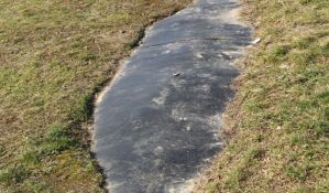 FOTO: Oštećen nasip na Šodrošu