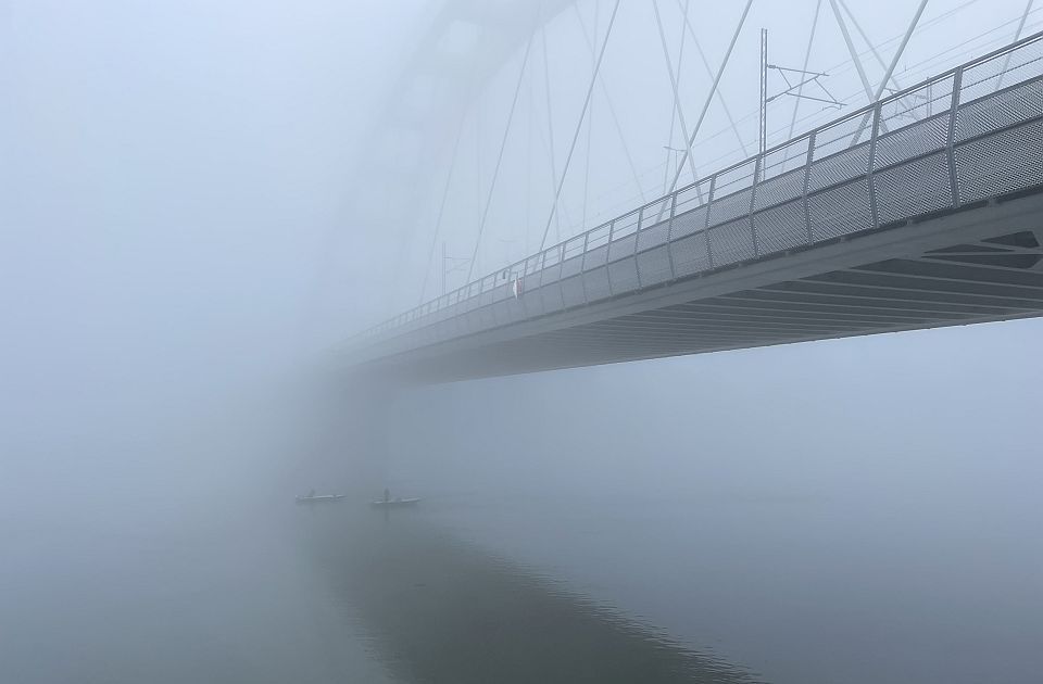 Putevi Srbije: Vozite oprezno zbog magle i moguće poledice